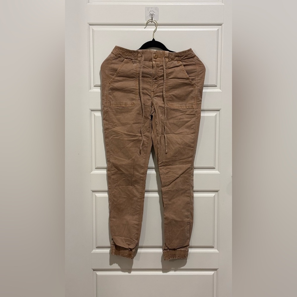 American Eagle Soft Khaki Joggers – Smocked Waist, Tapered Leg, Casual & Comfy